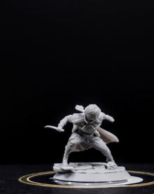 Shadowfoot Halfling Thief – 32mm Miniature