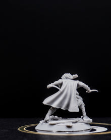 Shadowfoot Halfling Thief – 32mm Miniature